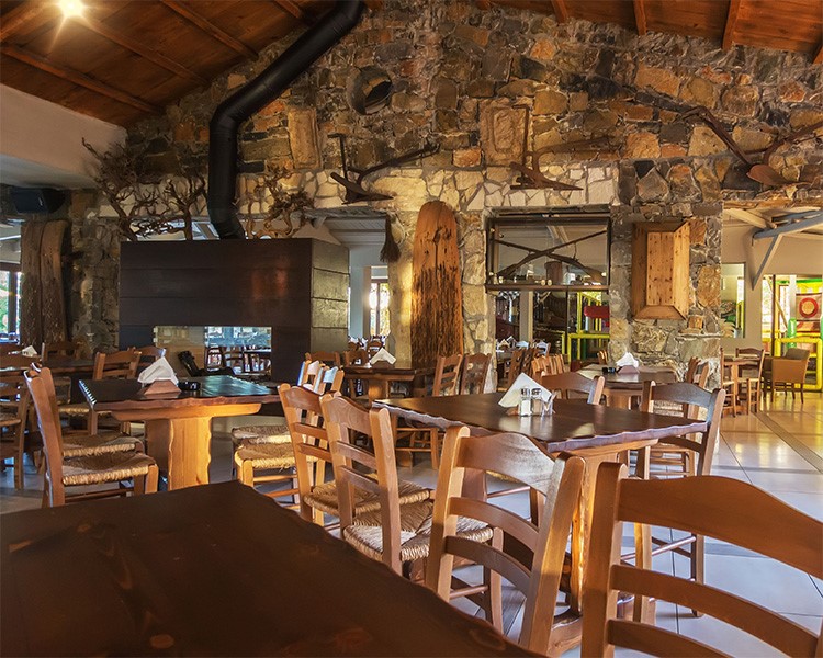 Petousis Restaurant - Crops Suites Heraklion